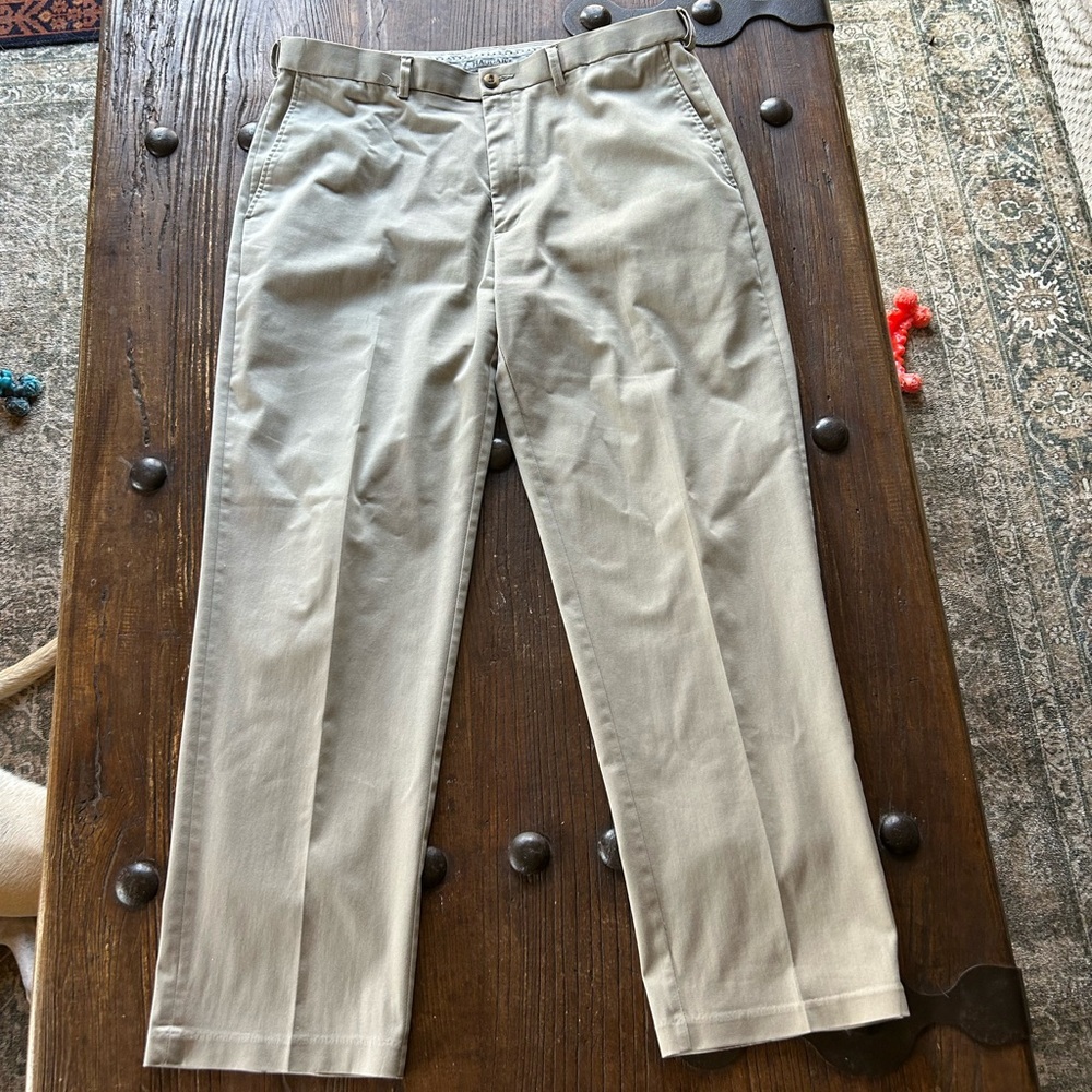 Haggar Men's Light Khaki Chinos